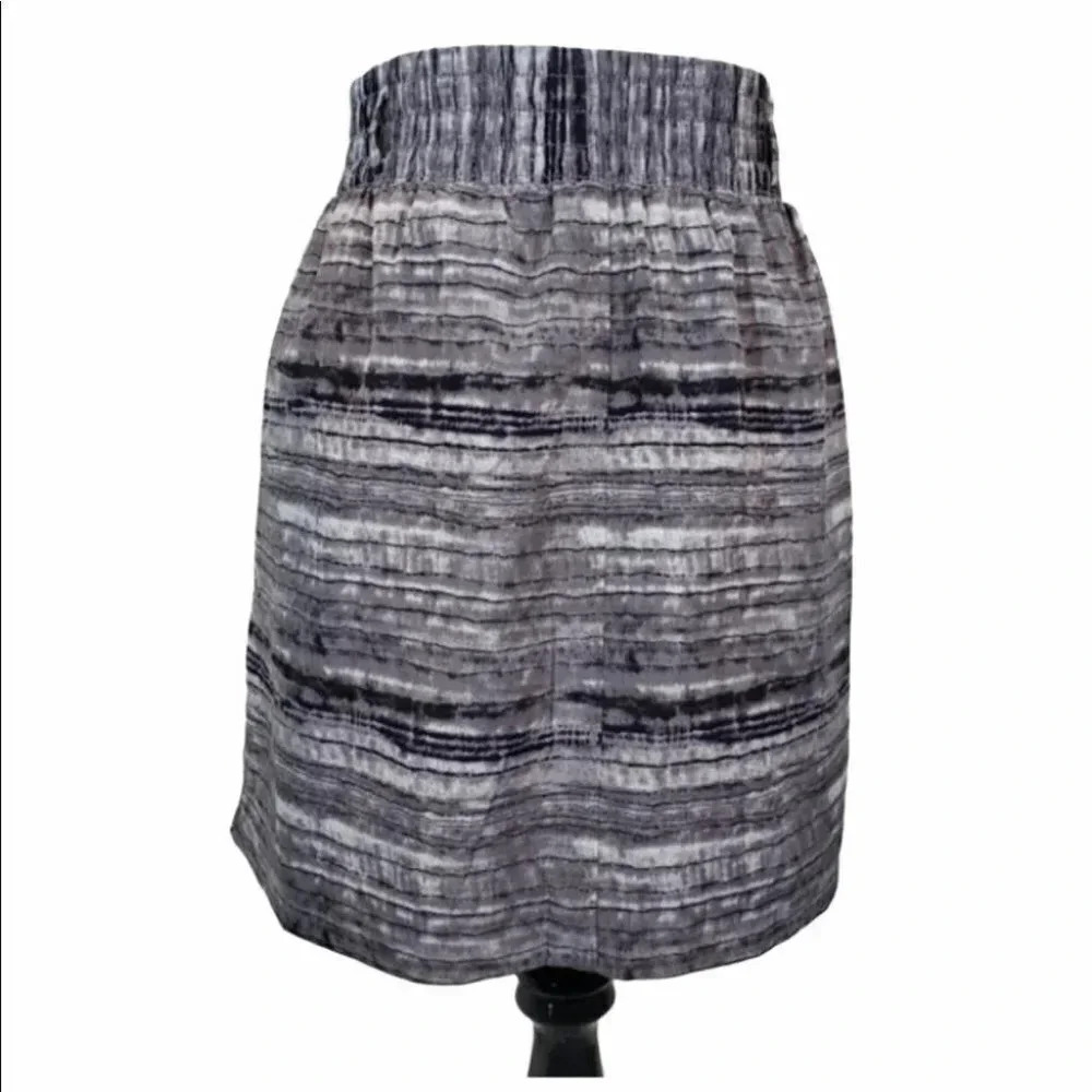 Gap L pull up black gray skirt w/ pockets